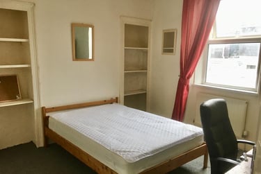 4 bed flat, Clifton Place, Greenbank, Plymouth, PL48HX - Image 2
